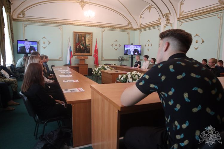 В День солидарности в борьбе с терроризмом Росгвардия провела Всероссийский интернет-урок "Вместе против террора"