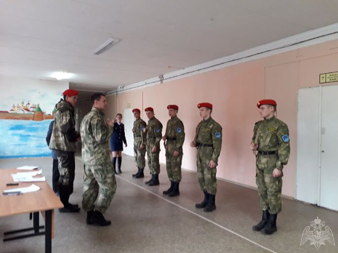 Военнослужащие отряда «Ратник» Северо-Западного округа Росгвардии выступили в качестве организаторов военно-патриотической игры для школьников