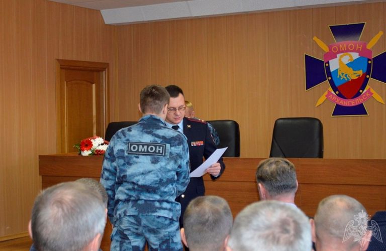 В Архангельске прошли памятно-торжественные мероприятия, посвящённые дню образования ОМОН Росгвардии