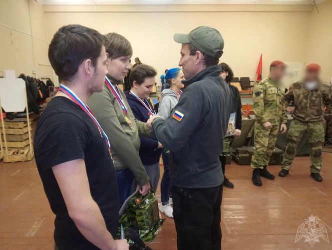 В Архангельской области военнослужащие Росгвардии организовали для учащихся техникума турнир по стрельбе имени М.Т. Калашникова