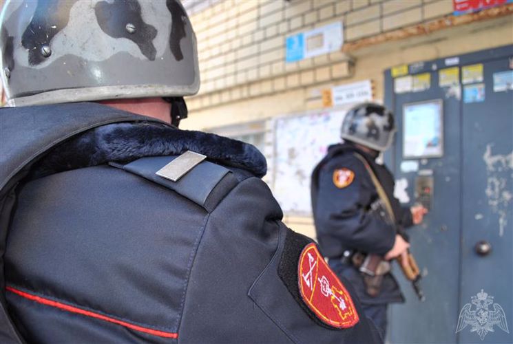 Северодвинские росгвардейцы задержали гражданина пытавшегося проникнуть в чужую квартиру