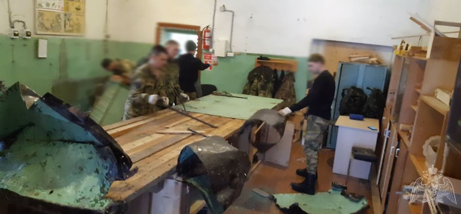 В Архангельской области военнослужащие отряда Росгвардии оказывают содействие в открытии военно-патриотического клуба для молодёжи