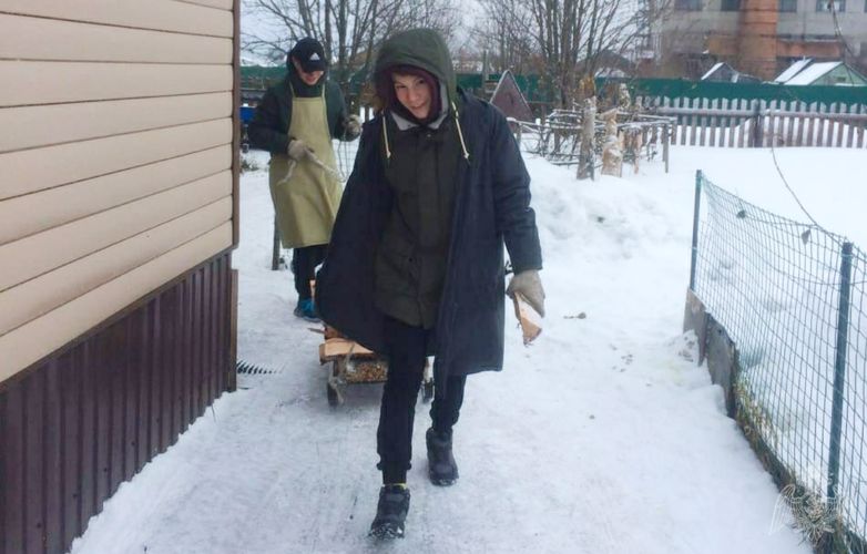 Военнослужащие архангельского отряда специального назначения «Ратник» оказали помощь ветерану - жителю блокадного Ленинграда