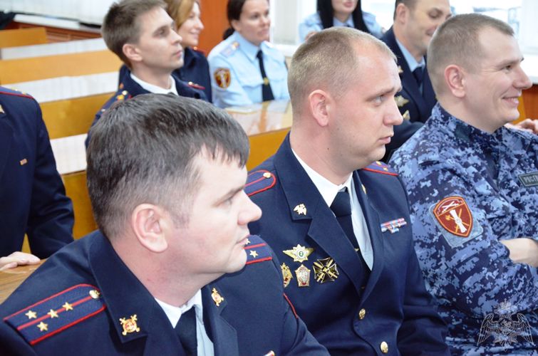 Начальник управления Росгвардии по Архангельской области поздравил личный состав отделения госконтроля и подразделений лицензионно-разрешительной работы с профессиональным праздником