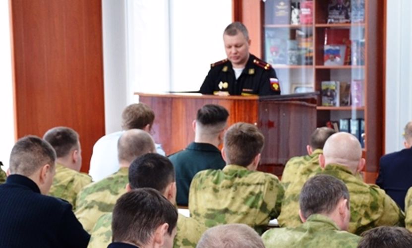 Начальник управления Росгвардии по Архангельской области вручил награды отличившимся сотрудникам и военнослужащим