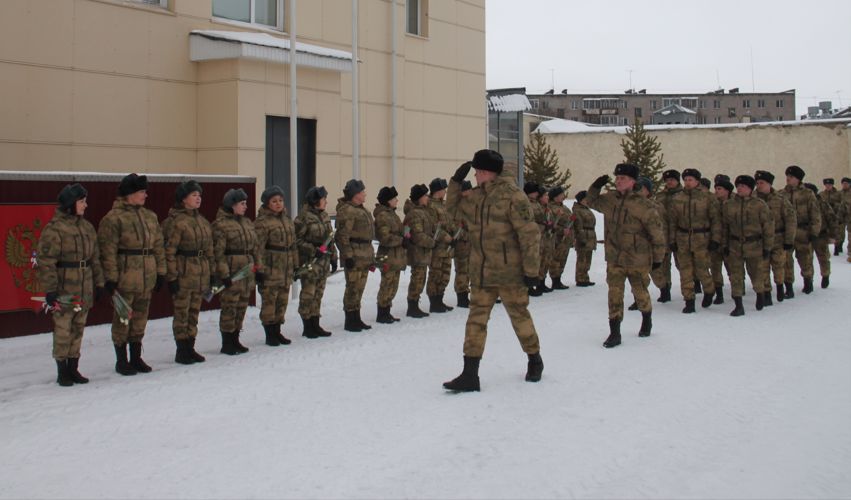 В архангельском отряде специального назначения «Ратник» Северо-Западного округа Росгвардии поздравили военнослужащих-женщин