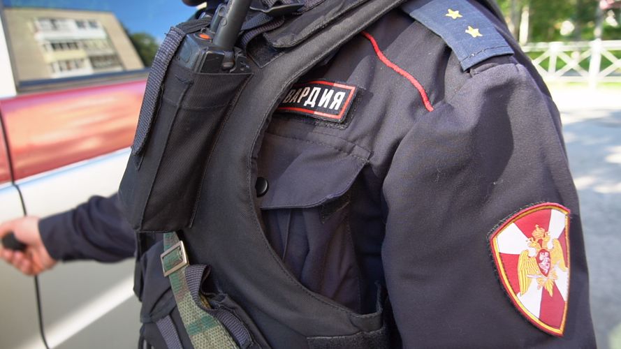 В Архангельске сотрудники Росгвардии задержали гражданина, находящегося в розыске