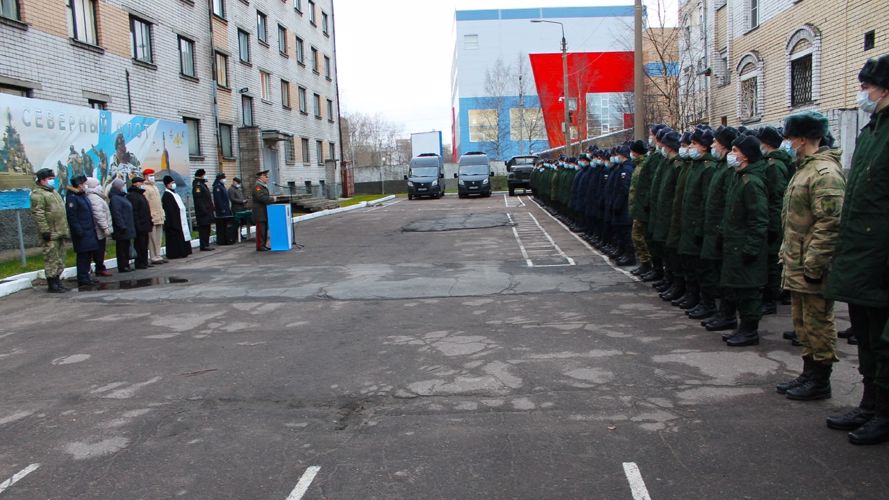 Архангельские призывники отправились служить в войска национальной гвардии РФ