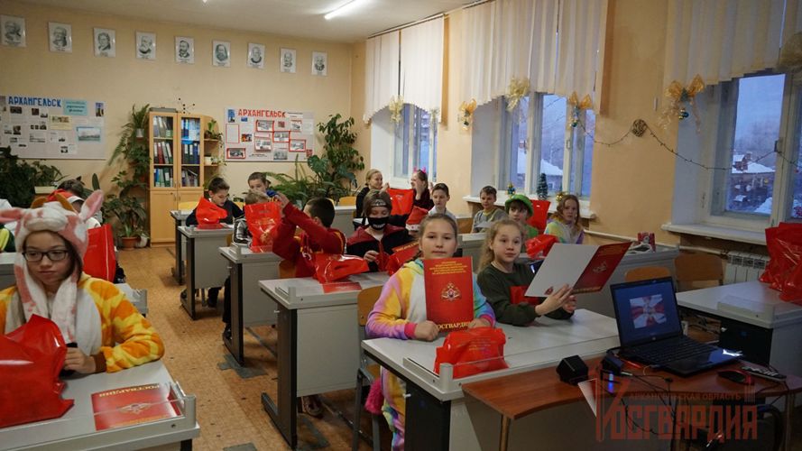 В столице Поморья заместитель начальника управления Росгвардии поздравил кадет с наступающими праздниками 