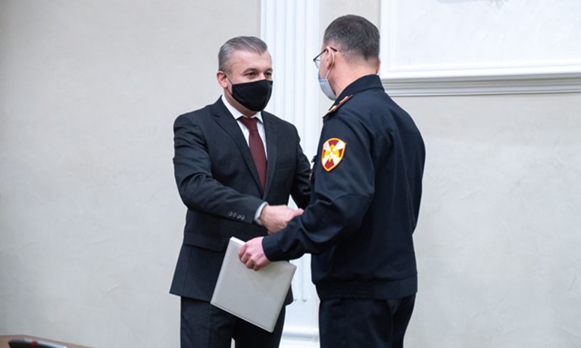 В правительстве Архангельской области наградили отличившихся сотрудников и военнослужащих Росгвардии