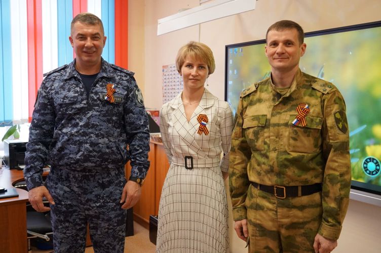 Начальник управления Росгвардии провёл урок Мужества в средней школе Архангельска
