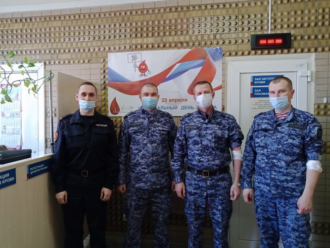 Росгвардейцы из Архангельска приняли участие во всероссийской акции по сдаче донорской крови