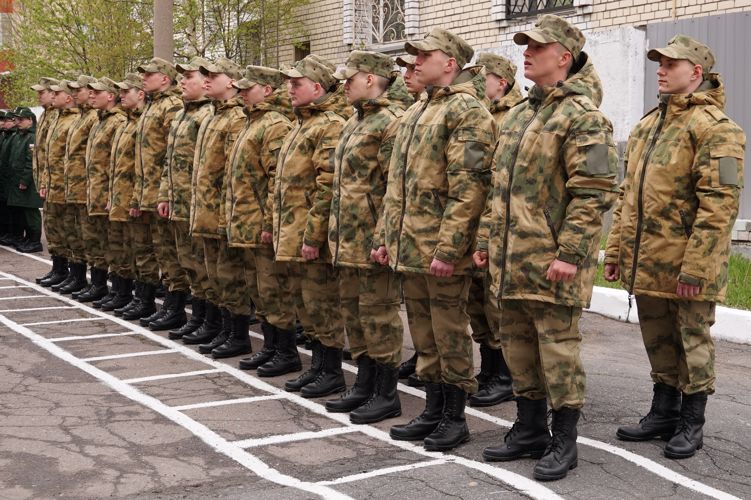 Призывники Поморья отправились служить в воинские части Росгвардии в Санкт-Петербурге