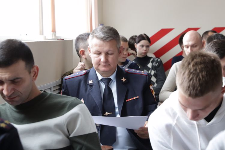 Росгвардейцы приняли участие в написании «Диктанта Победы» в Архангельске