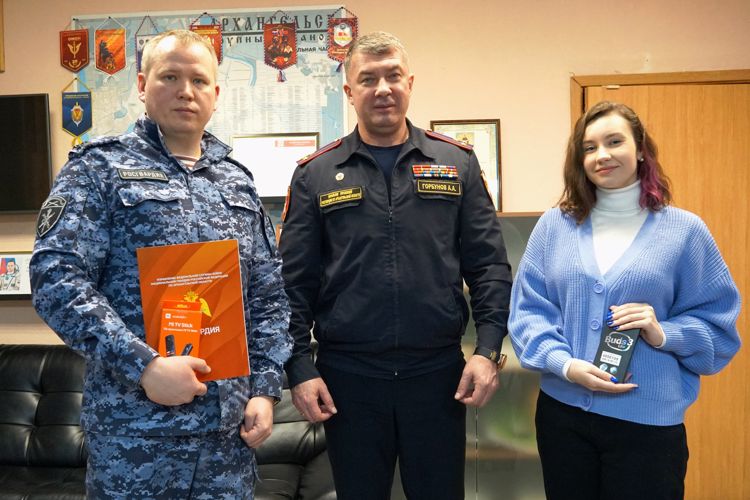 Начальник Управления Росгвардии по Архангельской области поздравил личный состав пресс-службы с профессиональным праздником