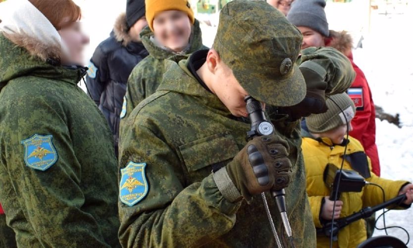 Архангельские омоновцы провели занятие с воспитанниками патриотического клуба