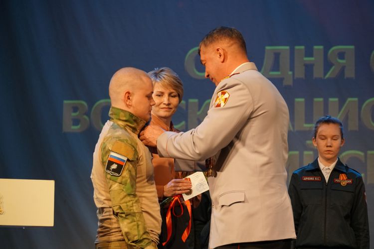 В Архангельске состоялось торжественное собрание, посвященное Дню войск национальной гвардии Российской Федерации