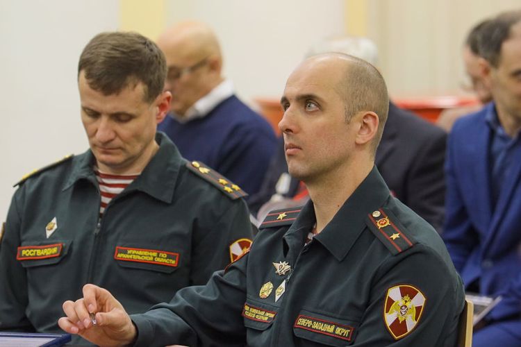 Губернатор Архангельской области вручил благодарственные письма коллективам Росгвардии