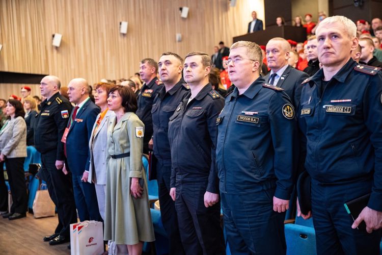 Росгвардейцы с кадетами подшефного класса приняли участие в патриотическом форуме в Архангельске