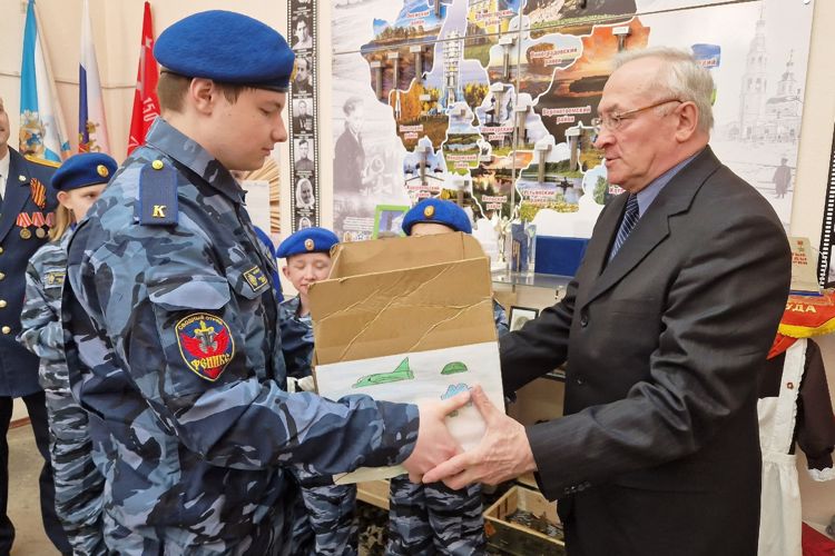 Ветеран Росгвардии вместе с активистами провел в Архангельске акцию в поддержу участников СВО