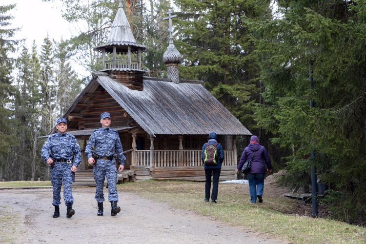 Сотрудники вневедомственной охраны Росгвардии проверили музеи Архангельской области на предмет обеспечения безопасности