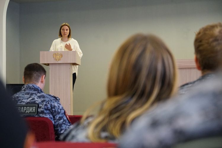 Представитель Российского общества «Знание» выступила с лекцией перед росгвардейцами в Архангельске