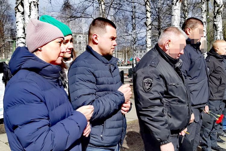 Сотрудники архангельского ОМОН «Скорпион» Росгвардии почтили память погибшего на Северном Кавказе сослуживца