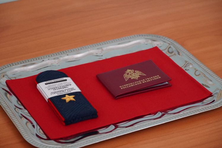 Командующий Северо-Западным округом Росгвардии вручил погоны начальнику Управления Росгвардии по Архангельской области