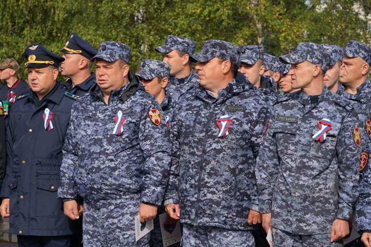 Росгвардейцы Поморья стали участниками патриотических акций, посвящённых Дню Государственного флага России
