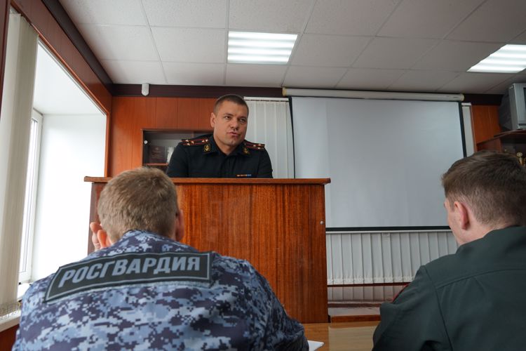 Военный прокурор выступил с лекцией в Управлении Росгвардии по Архангельской области