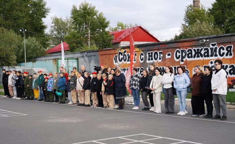 Офицер Управления Росгвардии по Архангельской области вручил юнармейцам спортивные разряды
