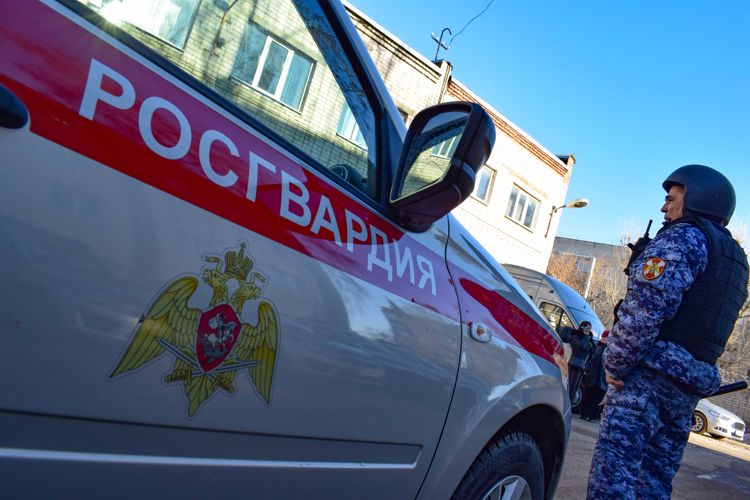 В Архангельском строительном гипермаркете мужчина пытался украсть электрический автомат