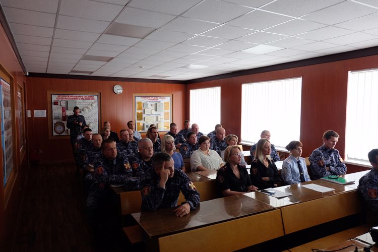 В Архангельске сотрудникам вневедомственной охраны Росгвардии рассказали о донорстве костного мозга