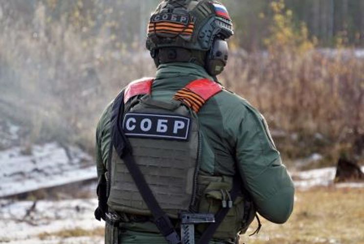 В Архангельской области при участии СОБР Росгвардии пресечена незаконная деятельность по распространению наркотиков
