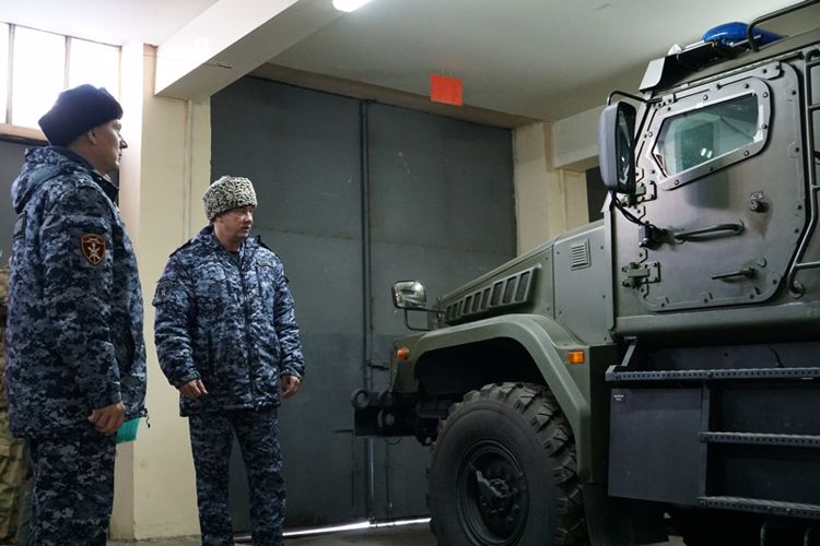 В Архангельске в территориальном управлении Росгвардии проведен смотр техники