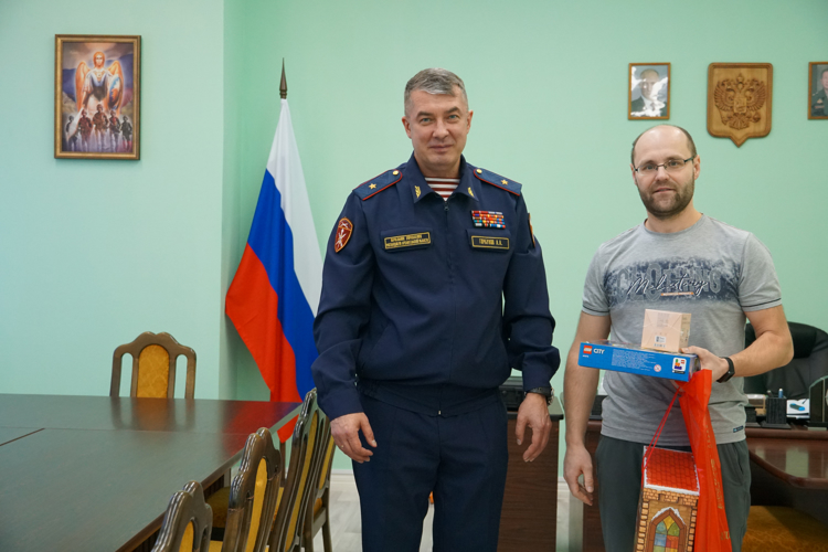 Руководитель управления Росгвардии исполнил новогодние желания юных жителей Архангельска и Запорожской области