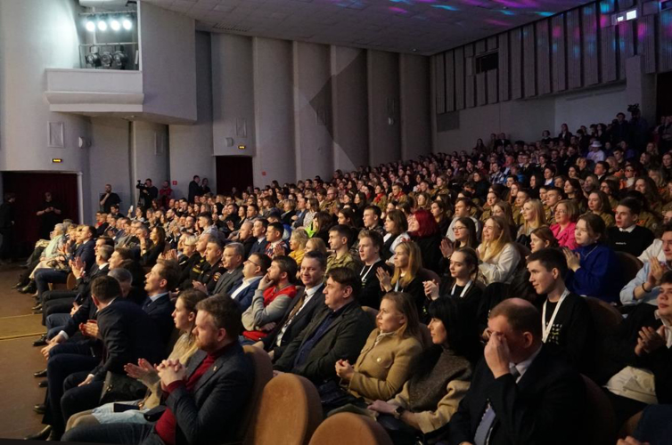 Офицер Росгвардии принял участие в торжественной церемонии открытия года молодежи в Архангельской области