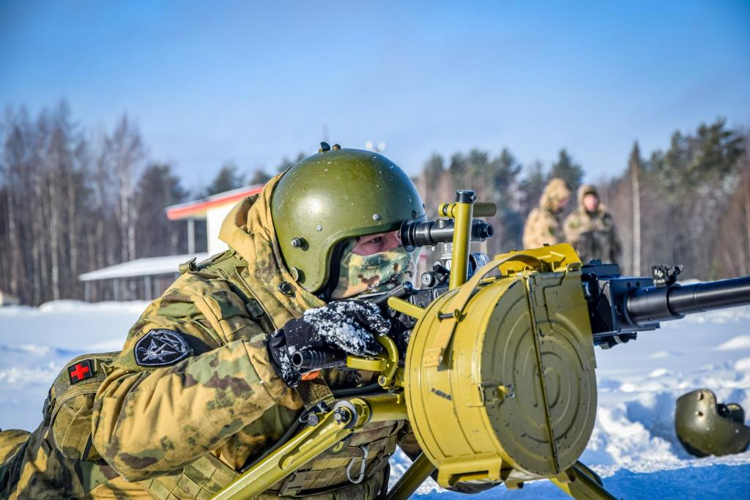 Росгвардейцы из Архангельска приняли участие в боевых стрельбах под Санкт-Петербургом