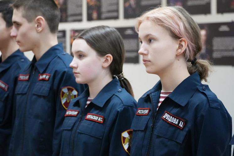 Архангельские школьники посетили с экскурсией региональное управление Росгвардии   