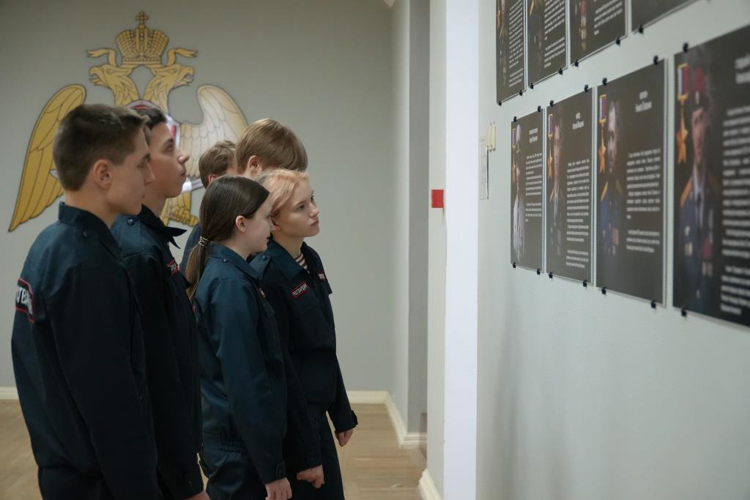 Архангельские школьники посетили с экскурсией региональное управление Росгвардии   