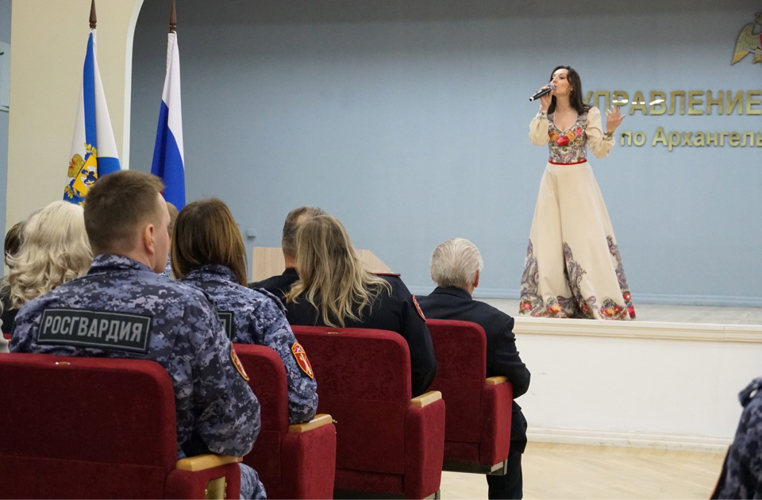 В Архангельске сотрудники подразделений госконтроля и ЛРР Росгвардии отметили профессиональный праздник