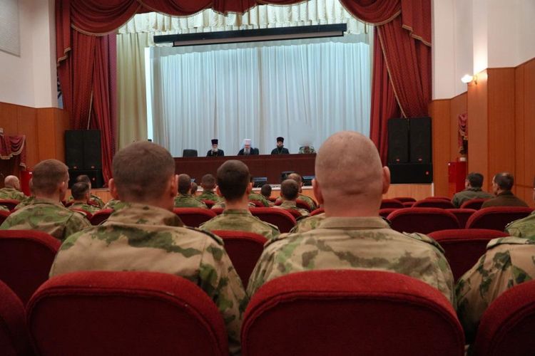Митрополит Архангельский вручил икону отряду спецназначения «Ратник» Росгвардии