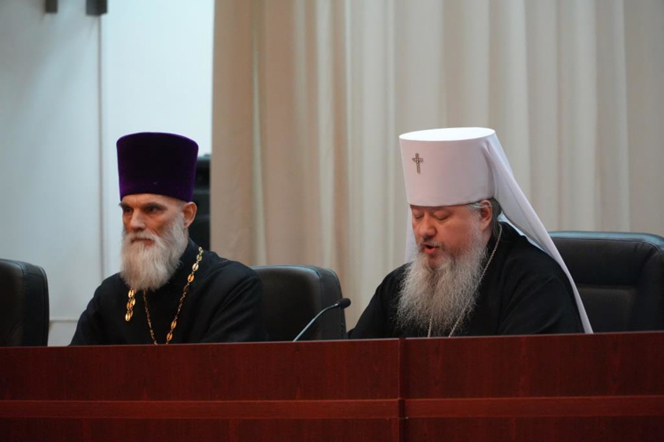 Митрополит Архангельский вручил икону отряду спецназначения «Ратник» Росгвардии