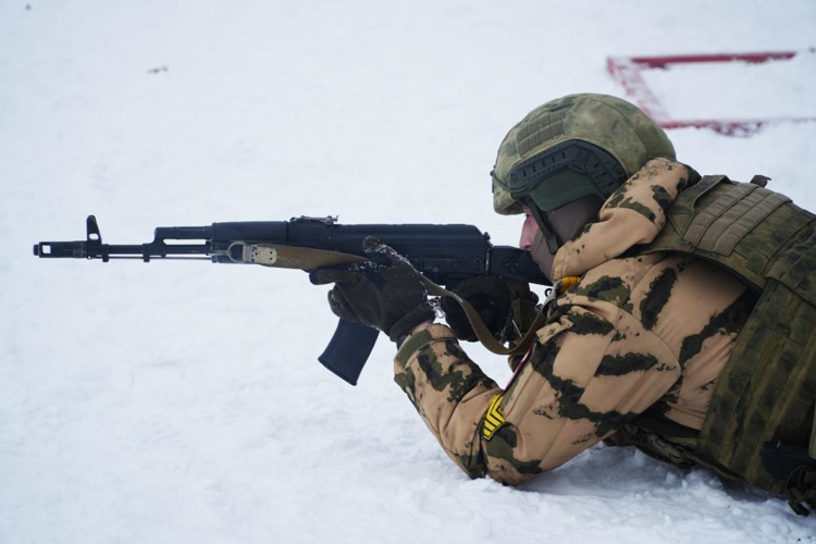 В архангельском отряде спецназа «Ратник» Росгвардии получили войсковой опыт курсанты из Новосибирска