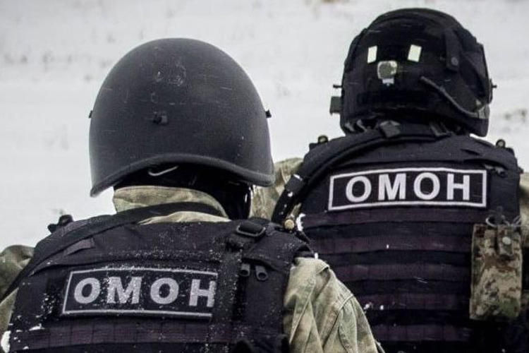 В Северодвинске сотрудники Росгвардии совместно с полицейскими задержали двух подозреваемых в наркопреступлении