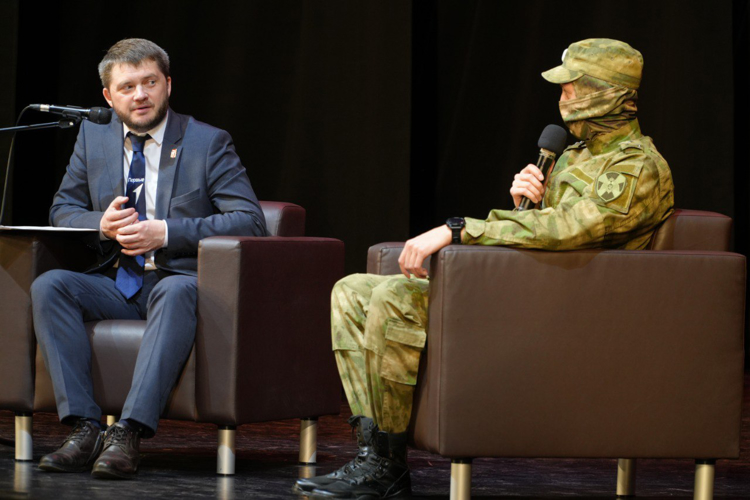 Военнослужащий Росгвардии – участник СВО стал почётным гостем на церемонии закрытия военно-патриотической игры в Архангельске