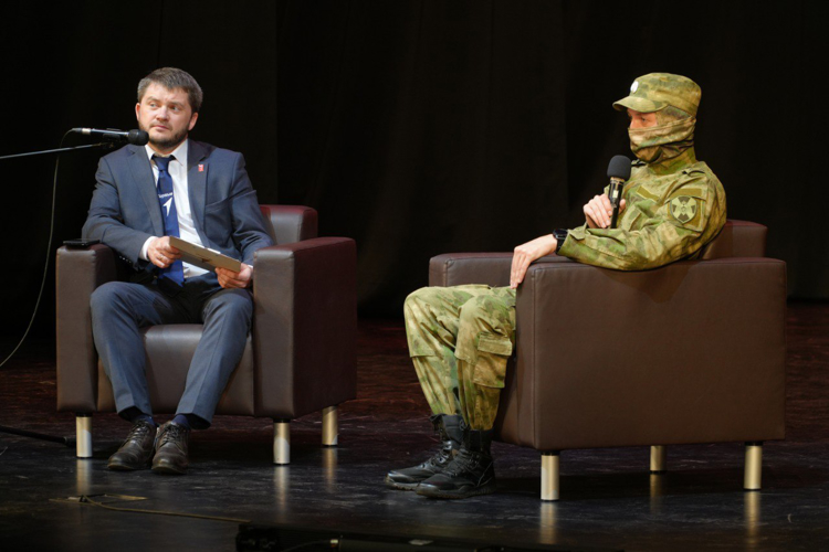 Военнослужащий Росгвардии – участник СВО стал почётным гостем на церемонии закрытия военно-патриотической игры в Архангельске