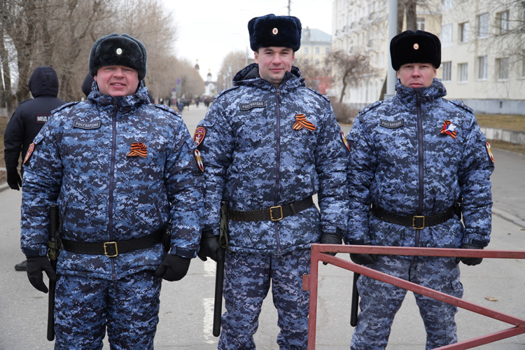 В День Победы представители Росгвардии Поморья приняли участие в памятно-торжественных мероприятиях и обеспечении безопасности