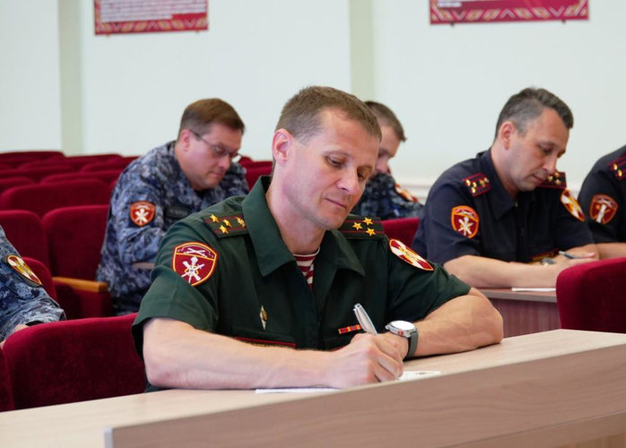 В Архангельске сотрудники и военнослужащие Росгвардии написали диктант по русскому языку