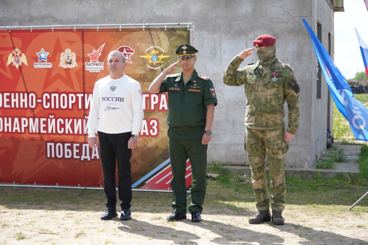 Под руководством бойцов отряда «Ратник» Росгвардии архангельские школьники участвуют в военно-спортивной игре   